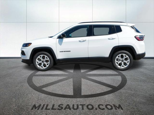 2025 Jeep Compass COMPASS LATITUDE 4X4