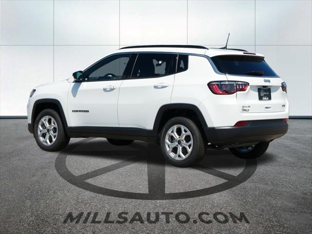 2025 Jeep Compass COMPASS LATITUDE 4X4