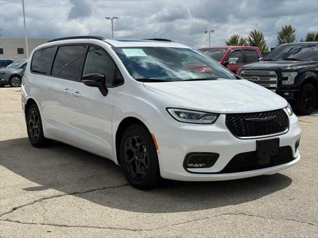 2024 Chrysler Pacifica Hybrid Premium S Appearance Pkg