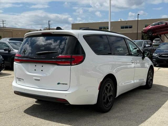 2024 Chrysler Pacifica Hybrid Premium S Appearance Pkg