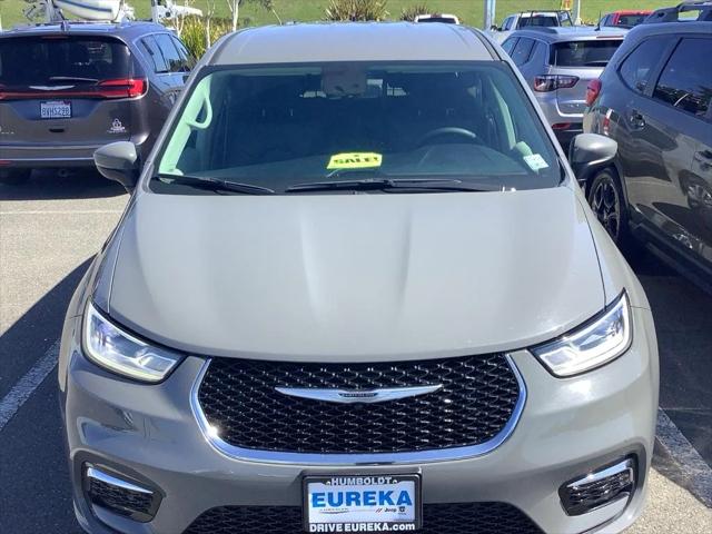 2023 Chrysler Pacifica Hybrid Touring L