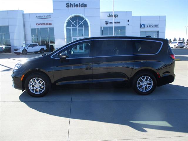2025 Chrysler Pacifica PACIFICA SELECT