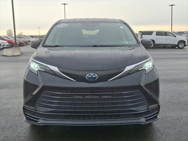 2021 Toyota Sienna LE