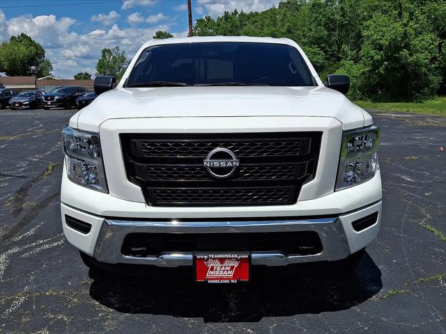 2023 Nissan Titan Crew Cab SV 4x4