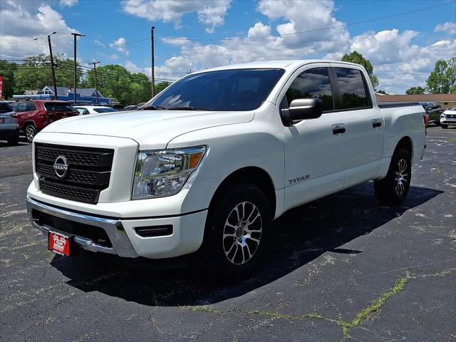 2023 Nissan Titan Crew Cab SV 4x4