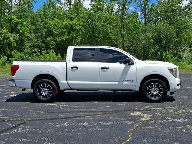 2023 Nissan Titan Crew Cab SV 4x4