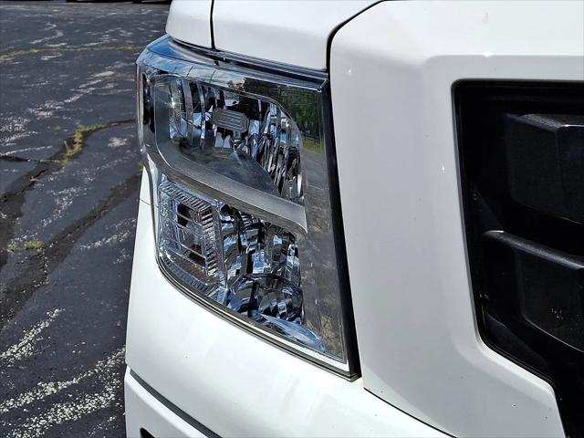 2023 Nissan Titan Crew Cab SV 4x4
