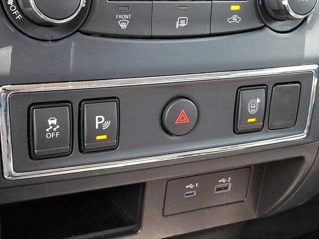 2023 Nissan Titan Crew Cab SV 4x4