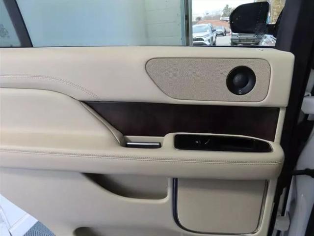 2019 Lincoln Navigator Select