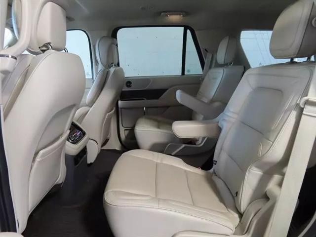 2019 Lincoln Navigator Select
