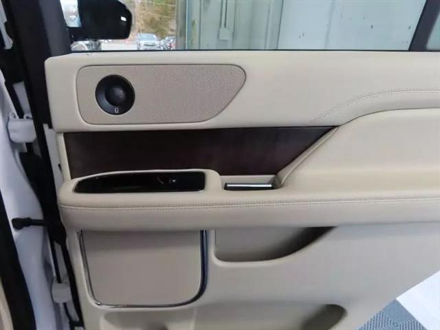 2019 Lincoln Navigator Select