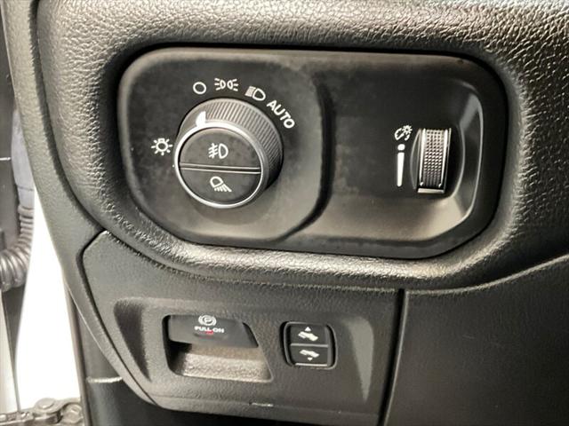 2020 Ram 1500 Big Horn Crew Cab 4x4 5'7" Box