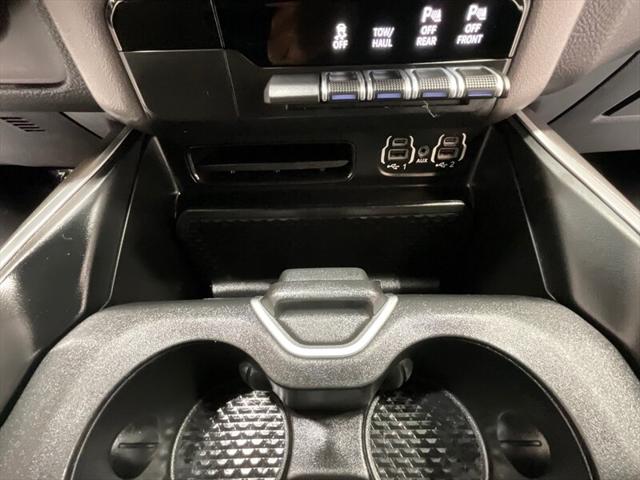 2020 Ram 1500 Big Horn Crew Cab 4x4 5'7" Box