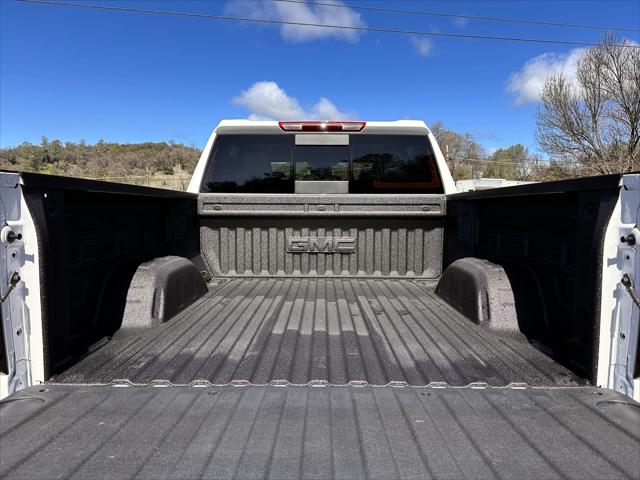 2025 GMC Sierra 1500 4WD Crew Cab Short Box Elevation with 3SB