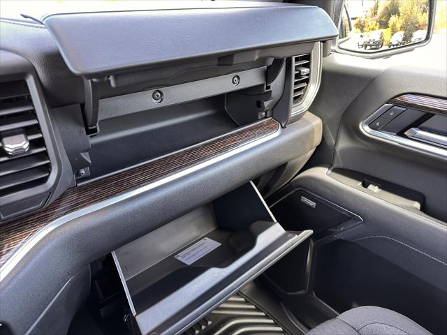 2025 GMC Sierra 1500 4WD Crew Cab Short Box Elevation with 3SB