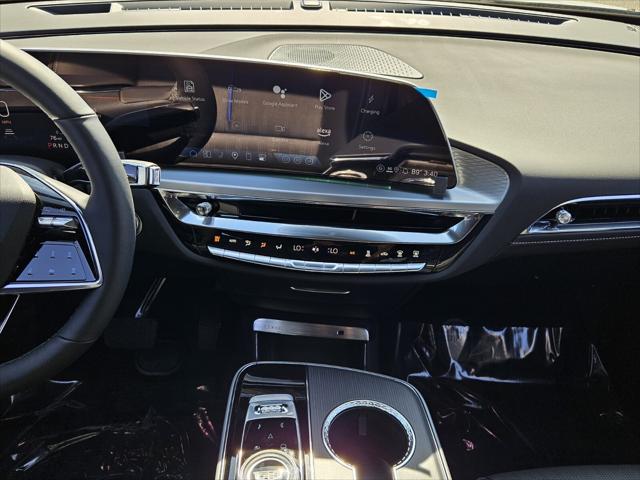 2025 Cadillac iQ Luxury w/1SC