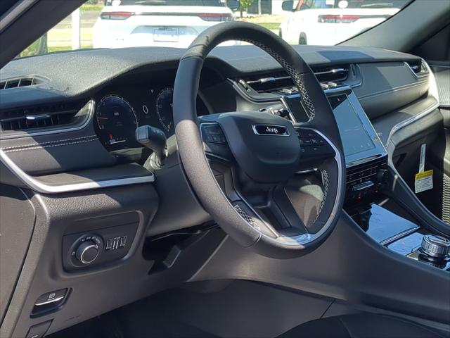 2025 Jeep Grand Cherokee GRAND CHEROKEE L LAREDO 4X4