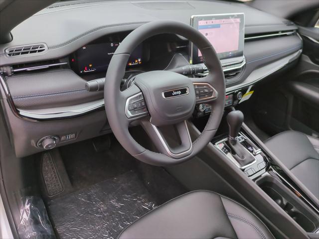 2025 Jeep Compass COMPASS LIMITED 4X4