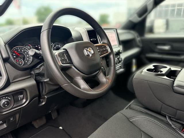 2025 RAM Ram 1500 RAM 1500 TRADESMAN QUAD CAB 4X4 64 BOX