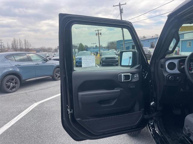 2025 Jeep Wrangler 4-Door Summit 4x4
