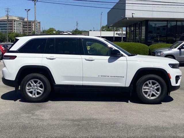 2025 Jeep Grand Cherokee GRAND CHEROKEE LAREDO 4X2