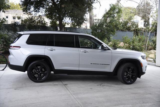 2022 Jeep Grand Cherokee L Altitude 4x2