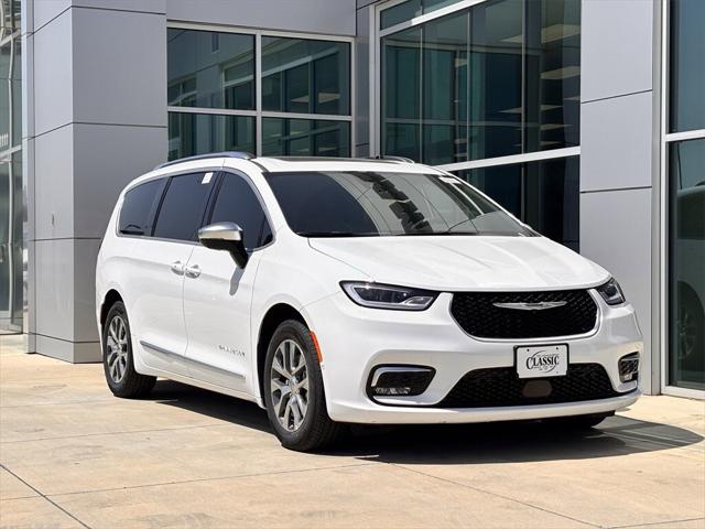 2025 Chrysler Pacifica Hybrid PACIFICA PLUG-IN HYBRID PINNACLE