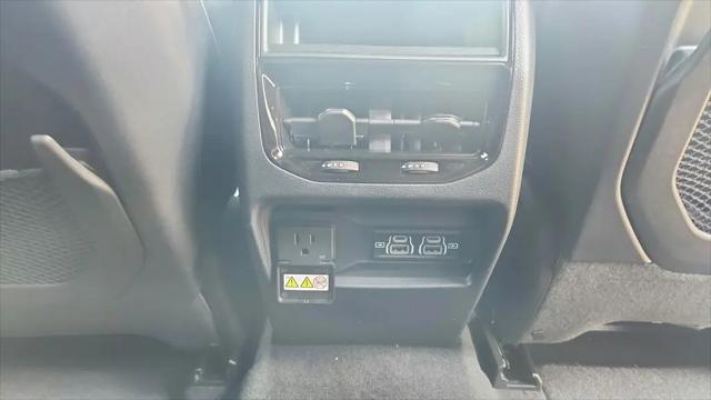 2025 Jeep Grand Cherokee Altitude X 4x2
