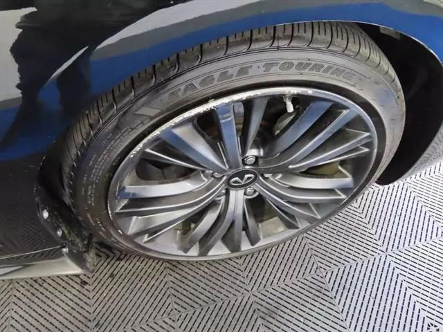 2020 INFINITI Q60 LUXE