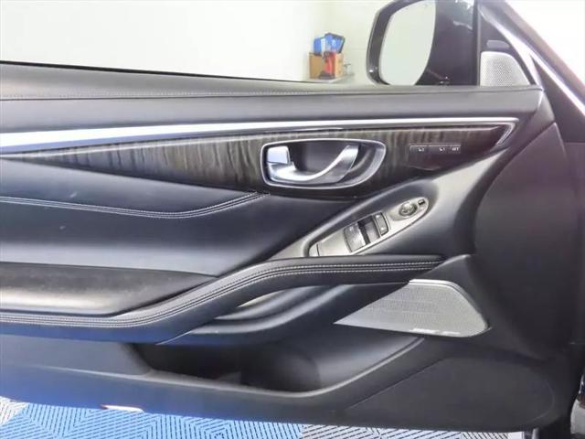 2020 INFINITI Q60 LUXE
