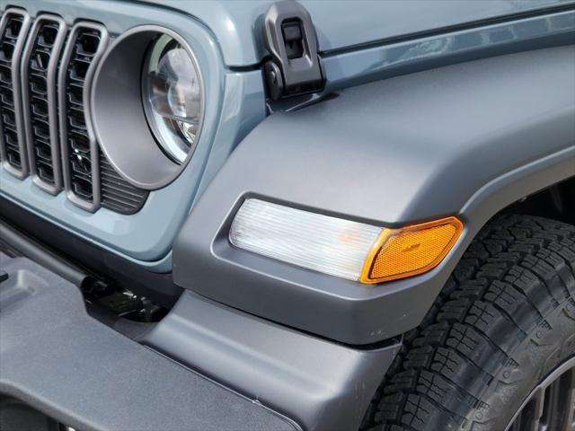 2025 Jeep Wrangler 4-Door Summit 4x4