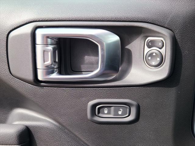 2025 Jeep Wrangler 4-Door Summit 4x4