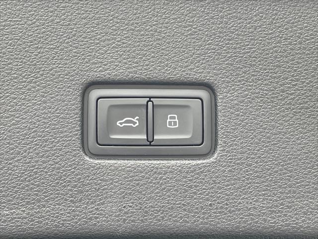 2021 Audi Q8 Premium 55 TFSI quattro Tiptronic