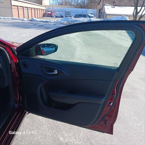 2015 Chrysler 200 S