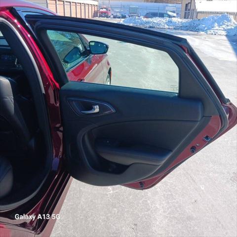 2015 Chrysler 200 S