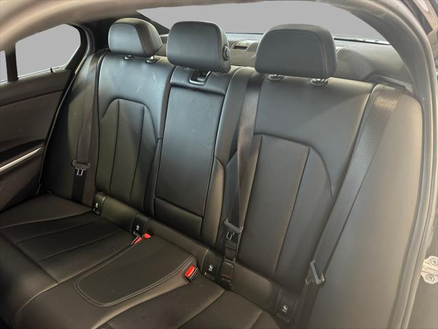 2022 BMW 3 Series 330e Sedan