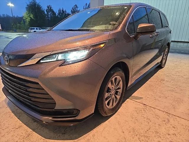 2021 Toyota Sienna LE for sale in Troy, AL