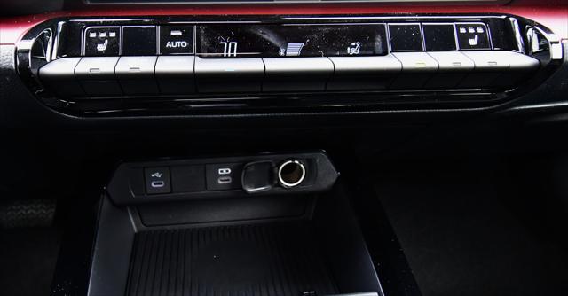 2025 Toyota Prius Plug-In XSE