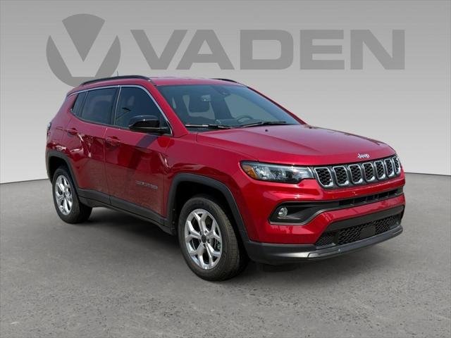 2025 Jeep Compass COMPASS LATITUDE 4X4