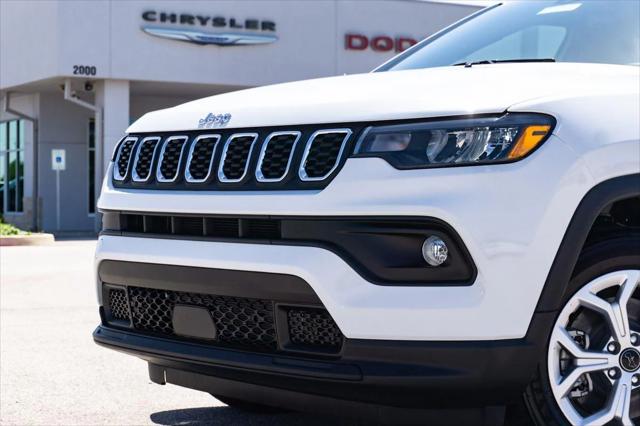 2025 Jeep Compass COMPASS LATITUDE 4X4