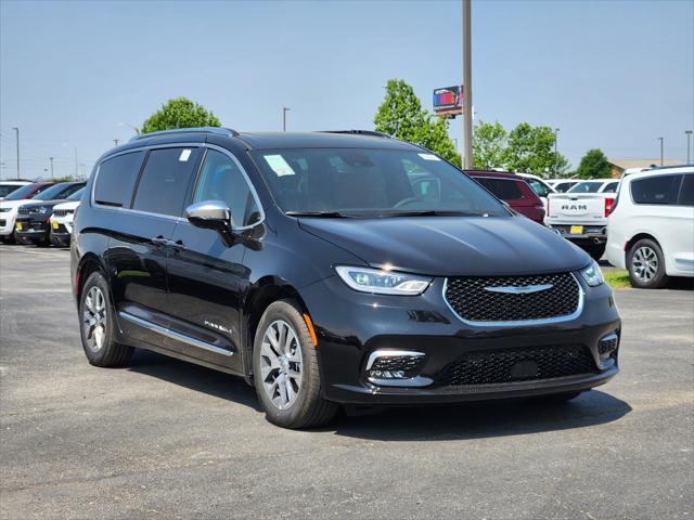 2025 Chrysler Pacifica Hybrid PACIFICA PLUG-IN HYBRID PINNACLE