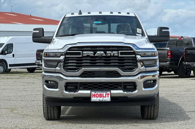 2025 RAM Ram 3500 RAM 3500 TRADESMAN CREW CAB 4X4 64 BOX