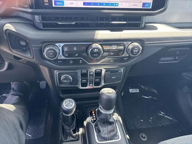 2025 Jeep Wrangler 4-Door Sahara 4x4