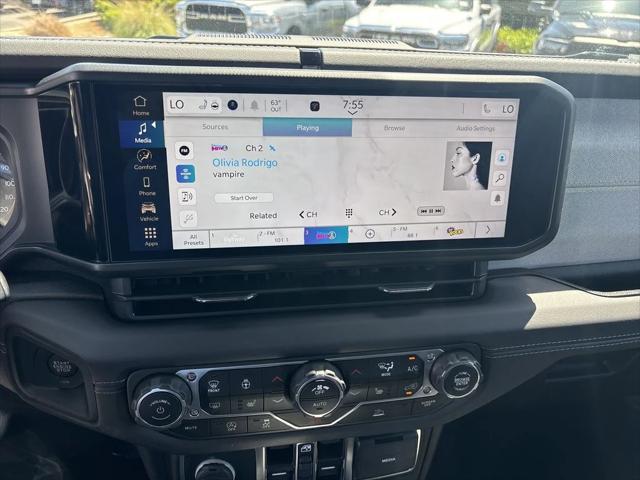 2025 Jeep Wrangler 4-Door Sahara 4x4