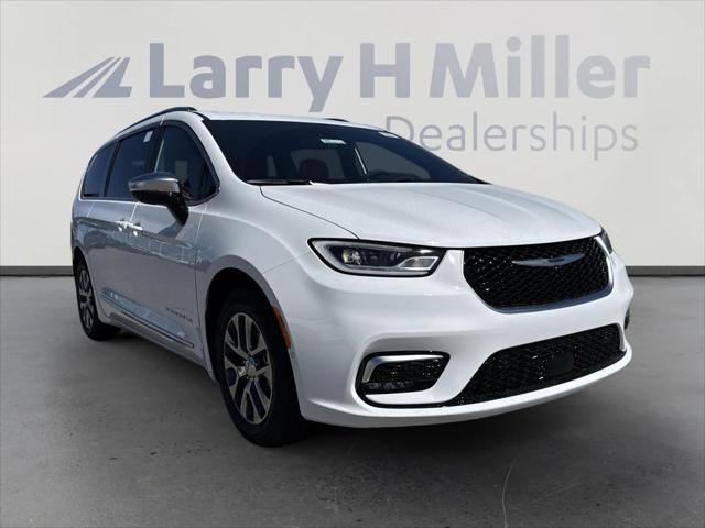 2025 Chrysler Pacifica Hybrid PACIFICA PLUG-IN HYBRID PINNACLE
