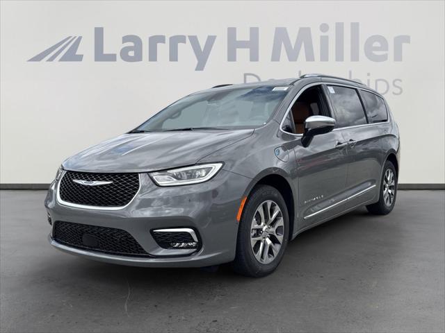 2025 Chrysler Pacifica Hybrid PACIFICA PLUG-IN HYBRID PINNACLE