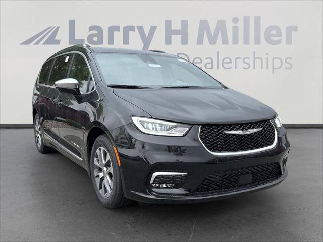 2025 Chrysler Pacifica Hybrid PACIFICA PLUG-IN HYBRID PINNACLE