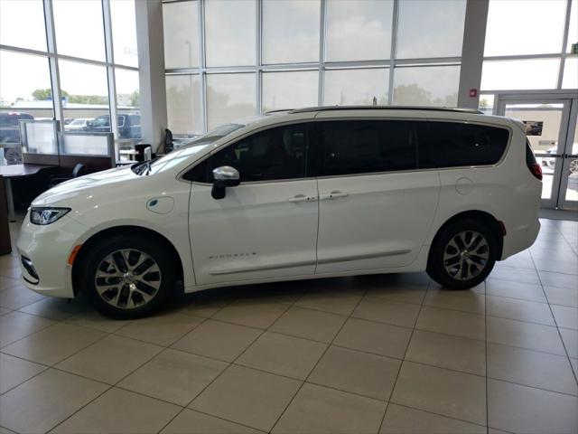 2025 Chrysler Pacifica Hybrid PACIFICA PLUG-IN HYBRID PINNACLE