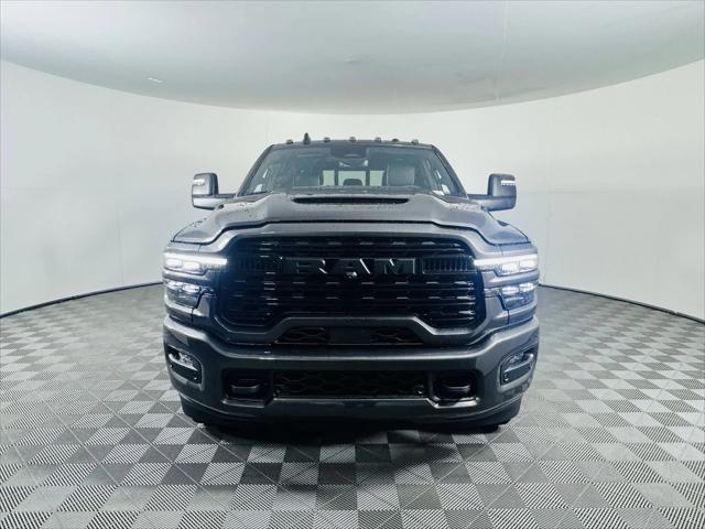 2025 RAM Ram 3500 RAM 3500 LIMITED MEGA CAB 4X4 64 BOX