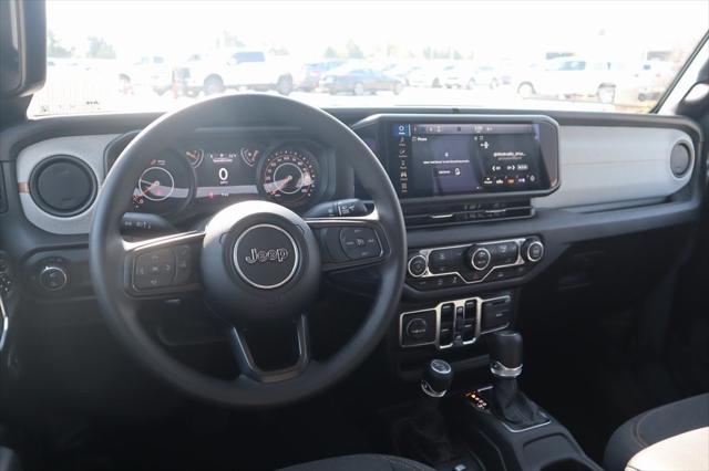 2025 Jeep Gladiator GLADIATOR NIGHTHAWK 4X4